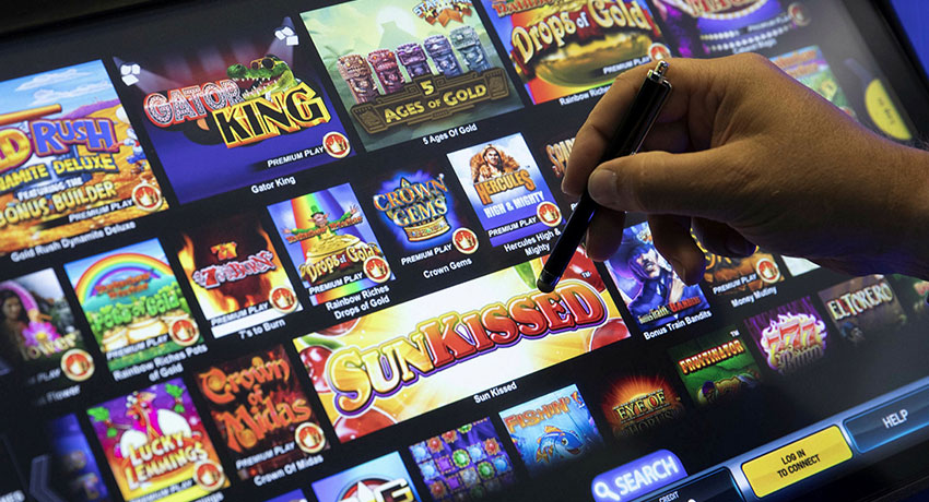 UK Will Review Gambling Laws on Online Betting and Advertising
